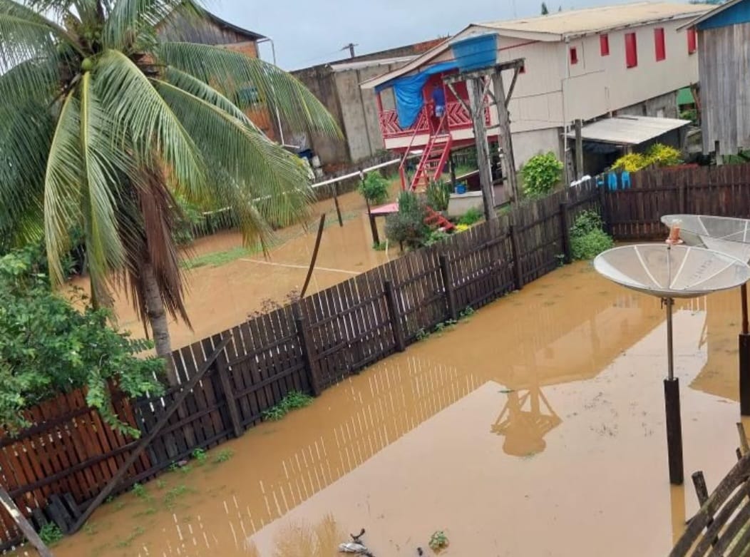 Boca do Acre sofre com alagamentos após muita chuva